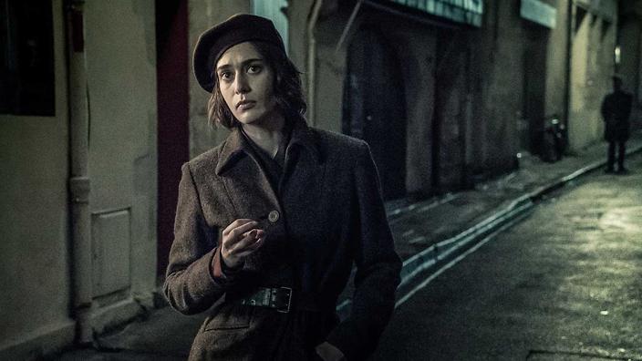 Lizzy Caplan Das Boot